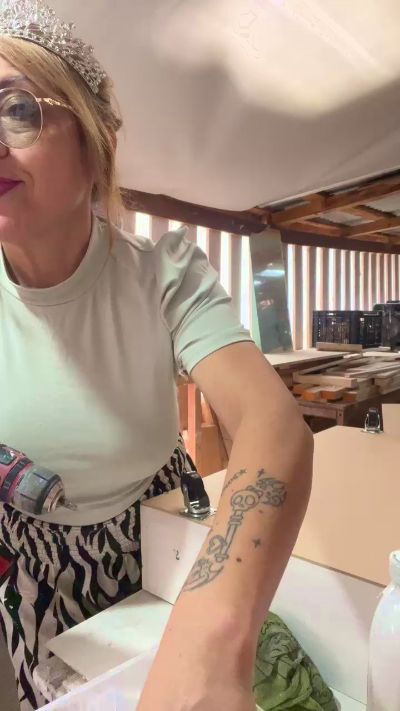 charlotte_milf3 live cam on Cam4