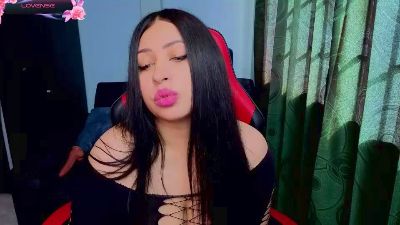 charlottee_love live cam on Cam4