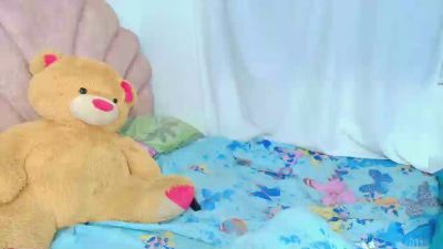 charlottewalker live cam on Cam4