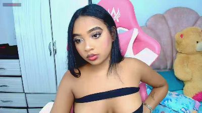 charlottewalker live cam on Cam4