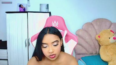 charlottewalker live cam on Cam4