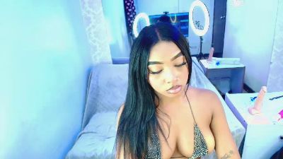 charlottewalker live cam on Cam4