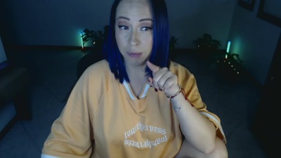 charlottez1 live cam on Cam4