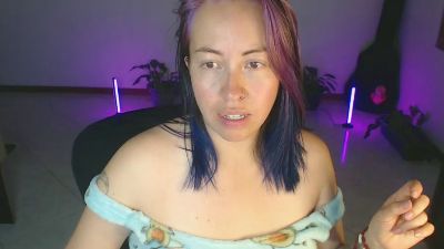 charlottez1 live cam on Cam4