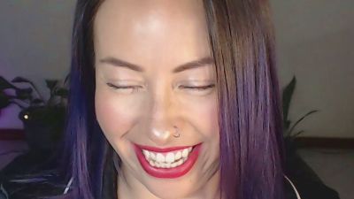 charlottez1 live cam on Cam4