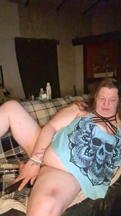 chattehumide2 live cam on Cam4