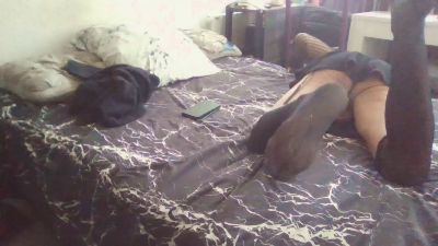 chaude34300 live cam on Cam4