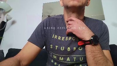 chavarez1981 live cam on Cam4