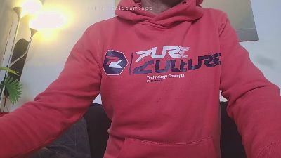 chavarez1981 live cam on Cam4