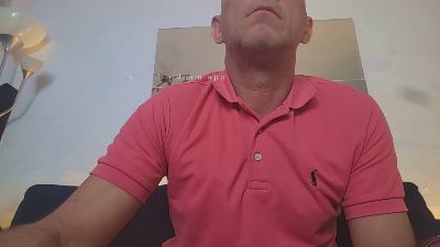chavarez1981 live cam on Cam4