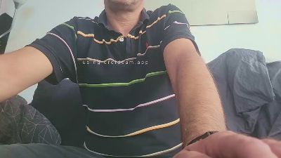 chavarez1981 live cam on Cam4