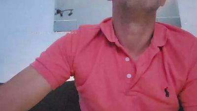 chavarez1981 live cam on Cam4