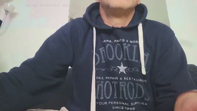 chavarez1981 live cam on Cam4