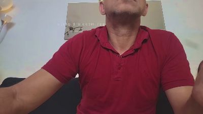 chavarez1981 live cam on Cam4