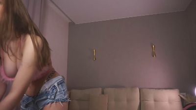 cheekie_breekie live cam on Cam4