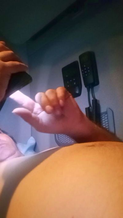 chelu2 live cam on Cam4