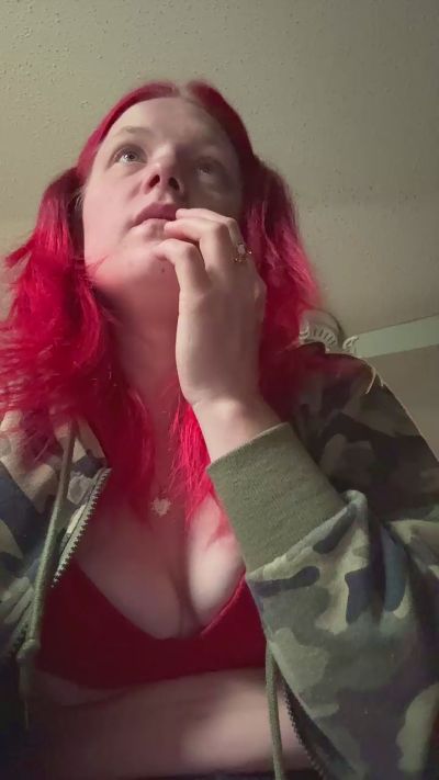cherry2fyneee live cam on Cam4