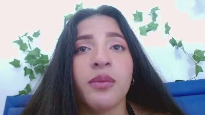 cherry_lovely live cam on Cam4