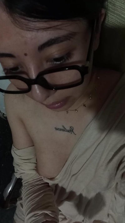 cherry_xxx_hot live cam on Cam4