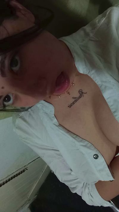 cherry_xxx_hot live cam on Cam4