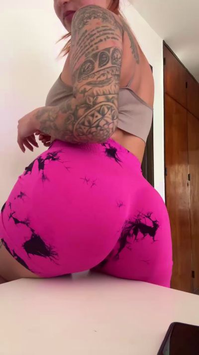 cherryboom20 live cam on Cam4