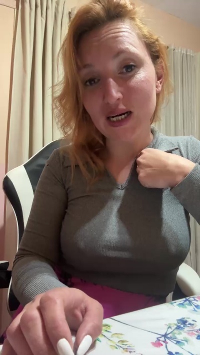 cherryboom20 live cam on Cam4