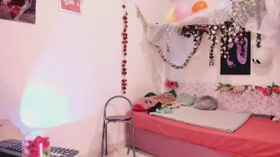 cherryboom23 live cam on Cam4