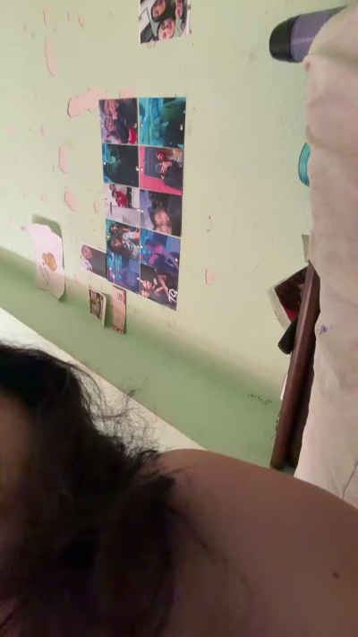 chicahot57 live cam on Cam4