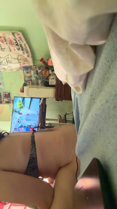 chicahot57 live cam on Cam4