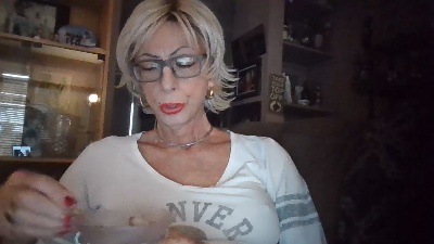 chickinrock live cam on Cam4