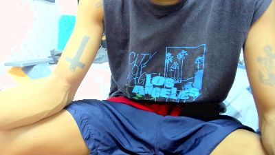 chico_latino23 live cam on Cam4