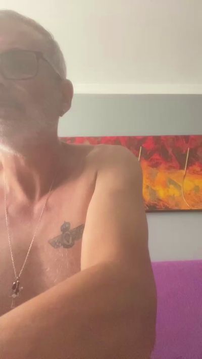 chicogijon40 live cam on Cam4