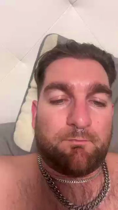 chiss772 live cam on Cam4