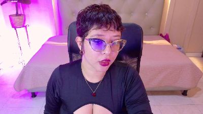 chloe_rosse_ live cam on Cam4