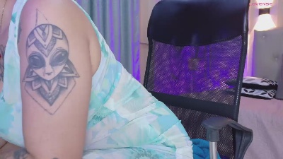 chloe_rosse_ live cam on Cam4