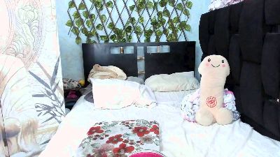 chris_and_sara live cam on Cam4