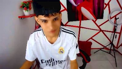 chris_evans77 live cam on Cam4