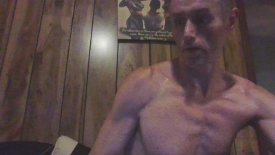 chrisqsqs2 live cam on Cam4