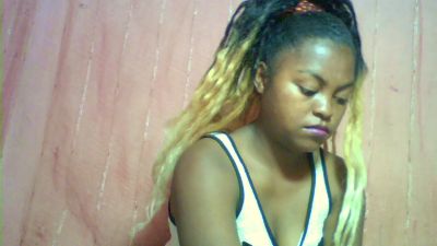 christelle9794 live cam on Cam4