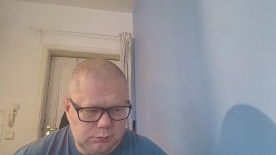chubbyass08 live cam on Cam4