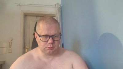 chubbyass08 live cam on Cam4