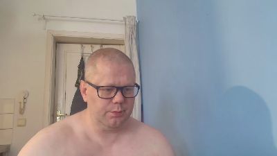 chubbyass08 live cam on Cam4