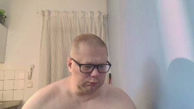 chubbyass08 live cam on Cam4