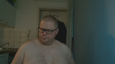 chubbyass08 live cam on Cam4