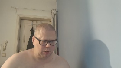 chubbyass08 live cam on Cam4