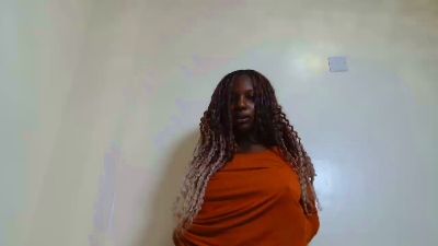chubbygirl2 live cam on Cam4