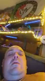 chubbyissy38 live cam on Cam4