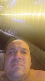 chubbyissy38 live cam on Cam4