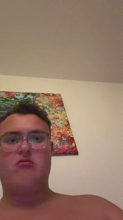 chubbyteen321 live cam on Cam4