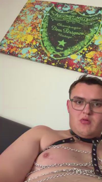 chubbyteen321 live cam on Cam4